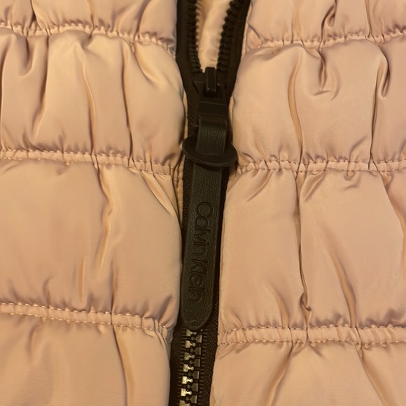 Calvin Klein Puffer Vest - Picture 7 of 9